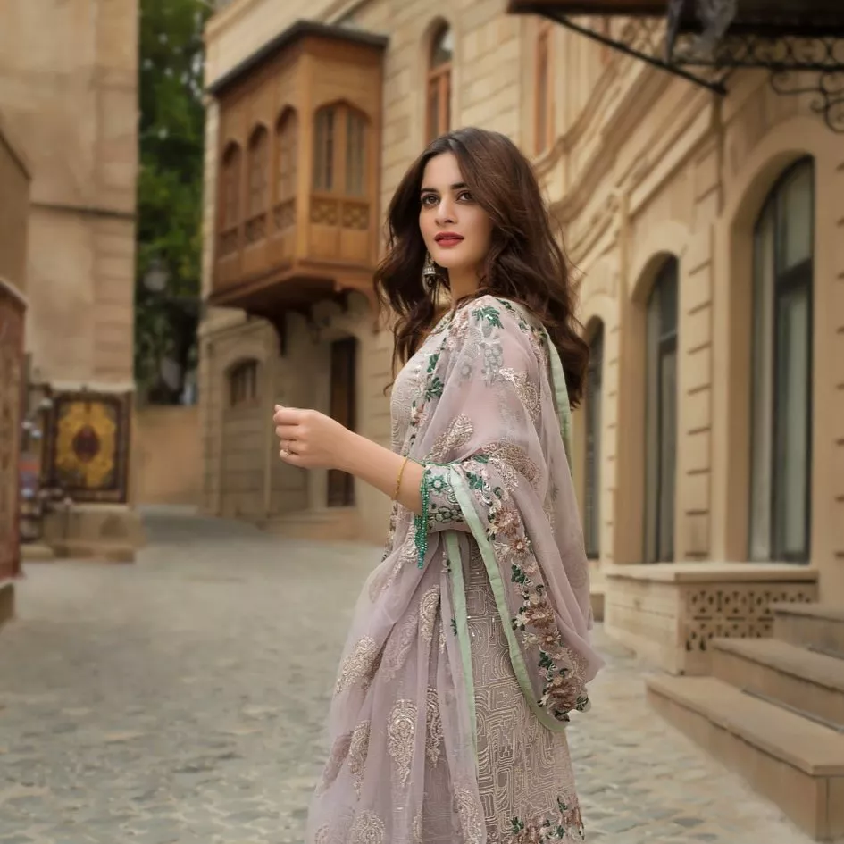 photo instagram aiman khan photo instagram aiman khan