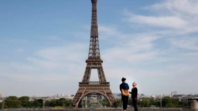 french police seize 14 000 face masks bound for black market french police seize 14 000 face masks bound for black market