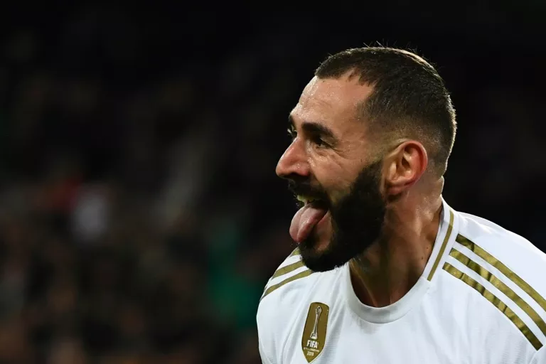 to the delight of fans happy to discover some hidden facets of their idols are dropping their habitual discretion photo afp to the delight of fans happy to discover some hidden facets of their idols are dropping their habitual discretion photo afp