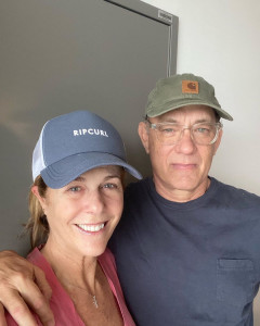 tom hanks rita wilson donate blood for coronavirus vaccine