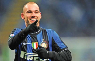 football sneijder prefers old trafford reports