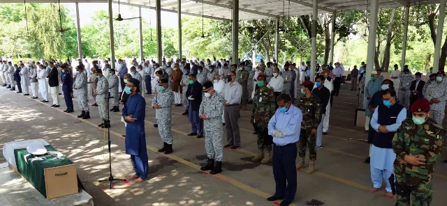 retired admiral muhammad sharif laid to rest with full military honours photo express retired admiral muhammad sharif laid to rest with full military honours photo express