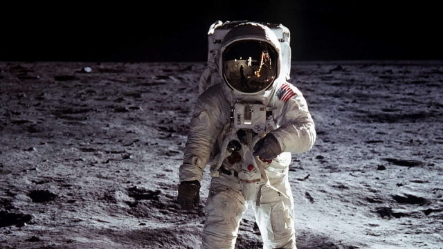 saudi prince sultan the first arab astronaut in his book recalls practicing fasting and praying during ramadan in space photo online file