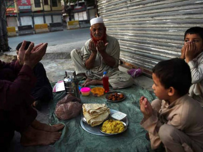 live karachi s covid 19 count nears 5 000 over quarter of country s tally