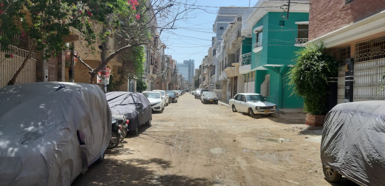 a karachi street under lockdown photo express