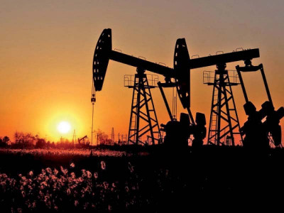 oil prices steady as record cuts begin