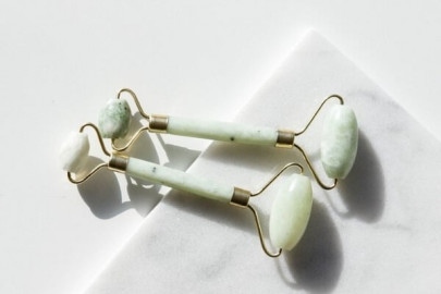 5 reasons to start using a jade roller stat 5 reasons to start using a jade roller stat
