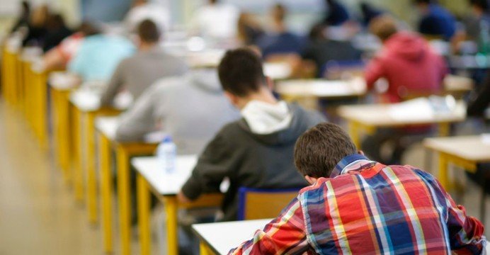 a level students allowed to re sit cancelled exams for free