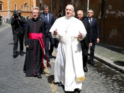 pope says coronavirus vaccine must be shared worldwide pope says coronavirus vaccine must be shared worldwide