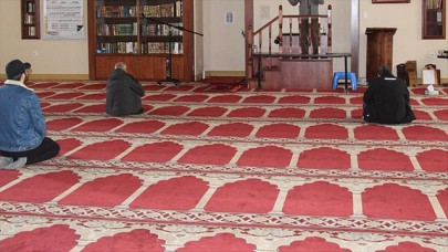 muslims in athens mark shadow of ramazan they know