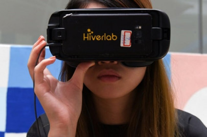 women use vr to beat sexual harassment after singapore metoo scandal