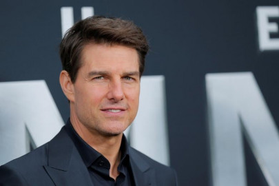 tom cruise teaming up with nasa to shoot film in space tom cruise teaming up with nasa to shoot film in space