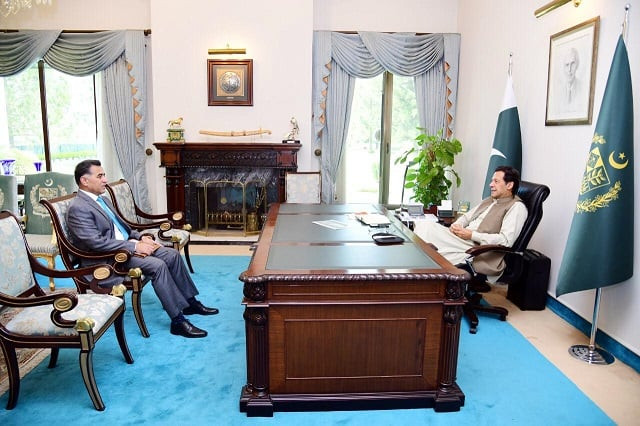 dg isi calls on pm imran in islamabad