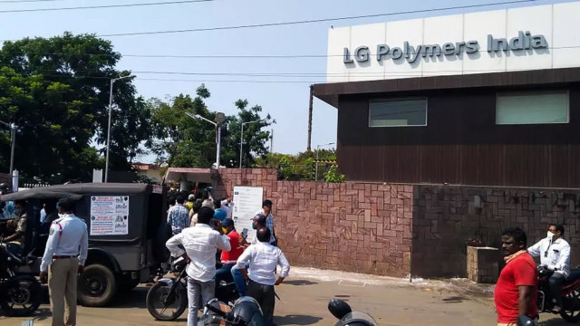 policemen stand guard outside the lg polymers plant in eastern india following a deadly gas leak photo afp policemen stand guard outside the lg polymers plant in eastern india following a deadly gas leak photo afp