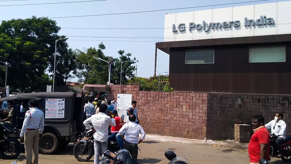 gas leak at lg polymers plant in india kills nine hundreds hospitalised