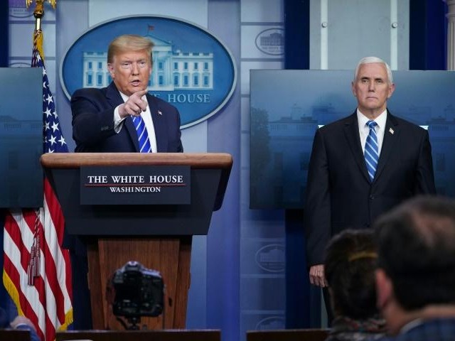 untested journalists are often in close proximity to us president donald trump and vice president mike pence right although both have tested negative since the aide contracted covid 19 photo afp