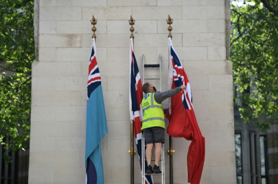 solemn europe to mark wwii anniversary despite virus damage solemn europe to mark wwii anniversary despite virus damage