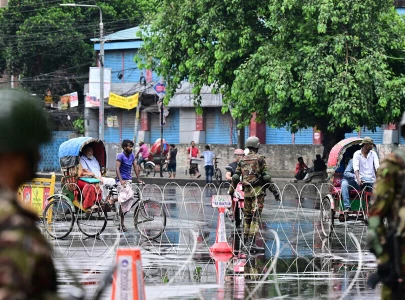 bangladeshi students suspend protests for 48 hours over rising death toll