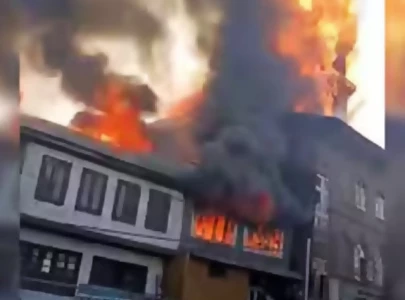fire breaks out in mosque