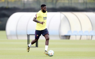 umtiti suffers calf knock in second barca training session umtiti suffers calf knock in second barca training session