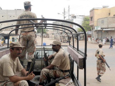 violence continues in karachi 200 killed in july