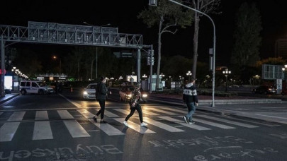 turkey lifts weekend coronavirus curfew in 24 provinces turkey lifts weekend coronavirus curfew in 24 provinces