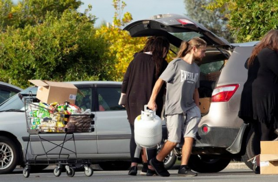 new zealand to reopen malls cafes from thursday as virus curbs eased new zealand to reopen malls cafes from thursday as virus curbs eased