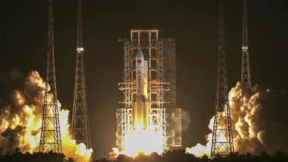 huge piece of space junk from chinese rocket falls over atlantic ocean huge piece of space junk from chinese rocket falls over atlantic ocean