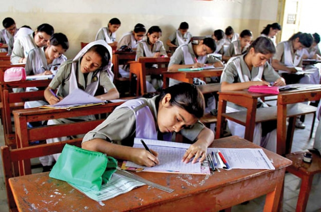 students and their parents were under stress due to the uncertainty of sindh government photo online file students and their parents were under stress due to the uncertainty of sindh government photo online file