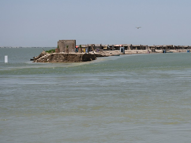 Manchhar breached to save Sehwan - Vimarsana News