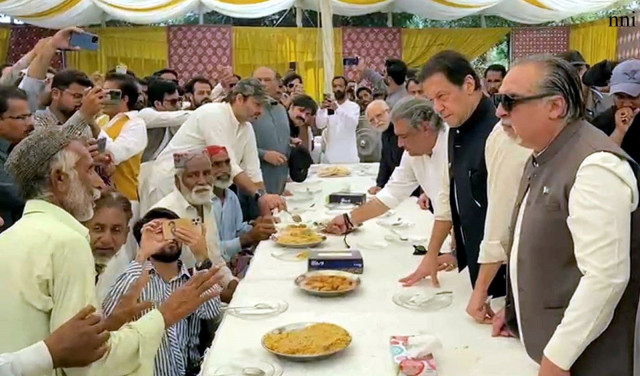 imran khan during his sindh visit photo nni imran khan during his sindh visit photo nni