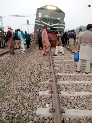 the train engine after it derailed photo nni the train engine after it derailed photo nni