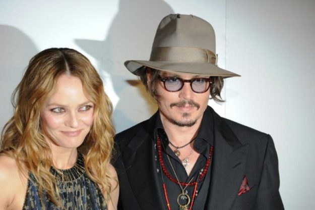 johnny depp s ex defends the actor calls him non violent