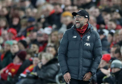 liverpool boss klopp pokes fun at neville over lockdown rants