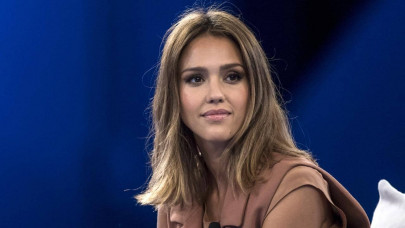 jessica alba to star in netflix thriller trigger warning jessica alba to star in netflix thriller trigger warning