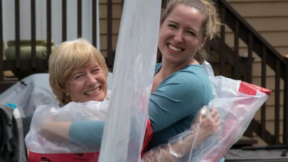 hug glove gives canada family bit of normalcy in pandemic hug glove gives canada family bit of normalcy in pandemic