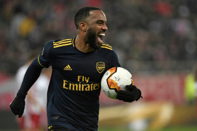 arsenal to deal internally with lacazette hippy crack arsenal to deal internally with lacazette hippy crack