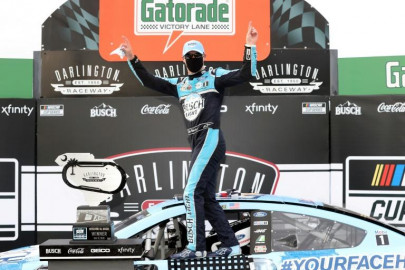 harvick wins closed door race in nascar return