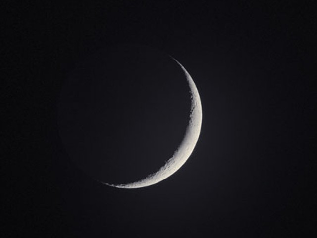 Crescent moon sighted in Saudi Arabia, Eidul Fitr to start Friday - World -  Business Recorder