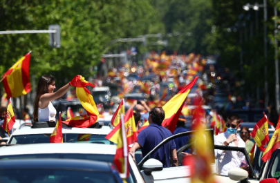 far right protests erupt in spain against coronavirus lockdowns far right protests erupt in spain against coronavirus lockdowns