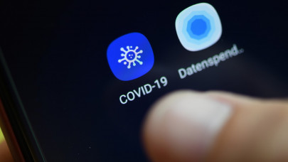 qatar s invasive coronavirus tracing app incites privacy backlash