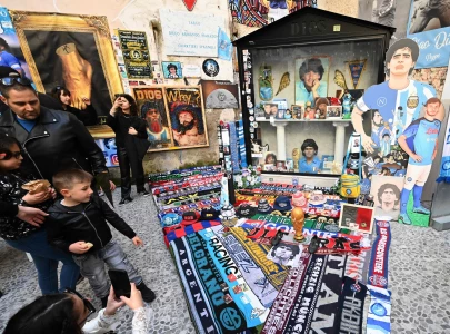 napoli prepare for historic title fans feud with owner napoli prepare for historic title fans feud with owner