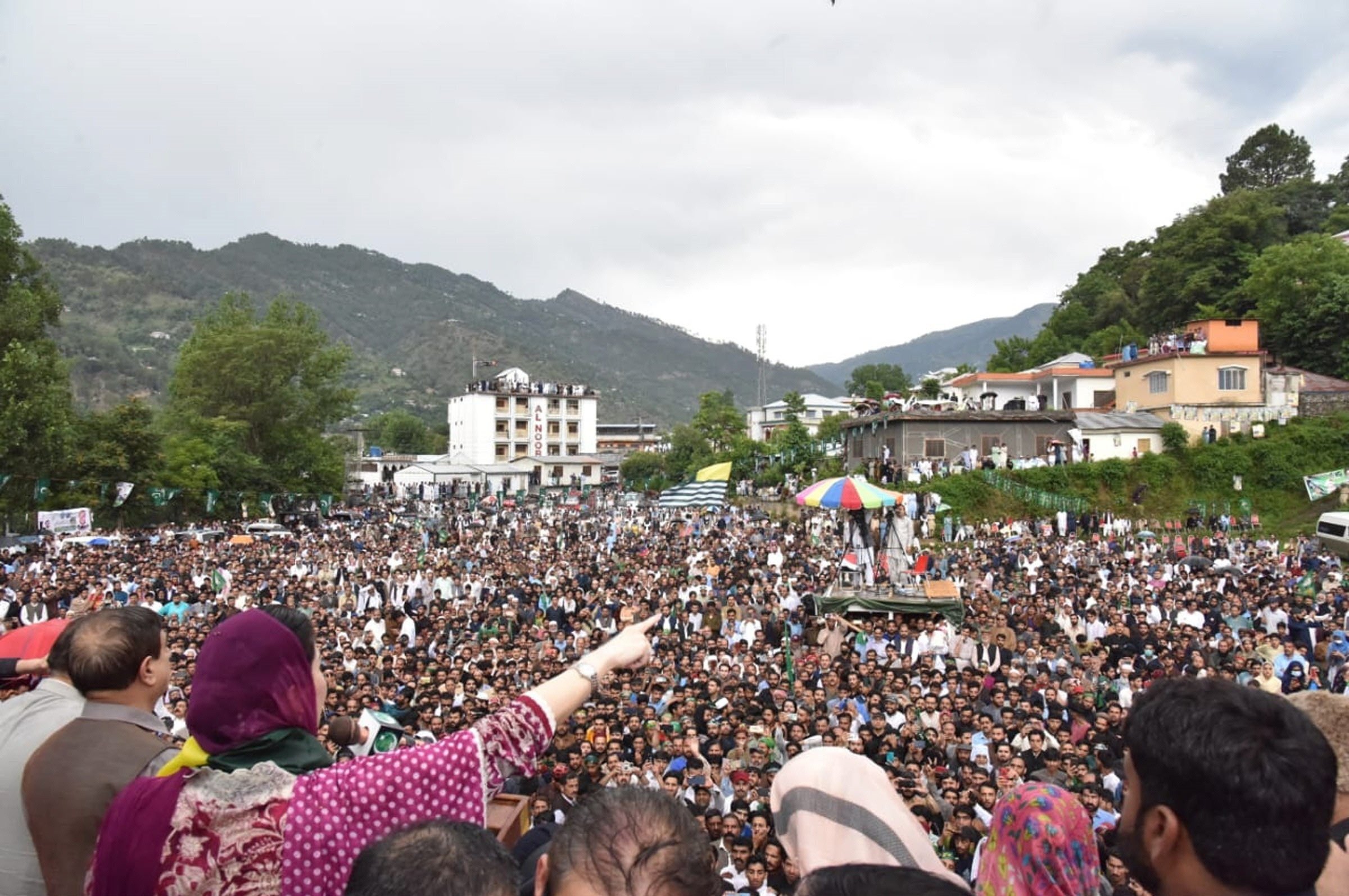 pml n chief organiser maryam nawaz addresses a public gathering in bagh ajk photo online