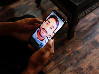 people desperate to reach europe people desperate to reach europe