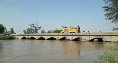 historic chichawatni bridge on brink of collapse historic chichawatni bridge on brink of collapse
