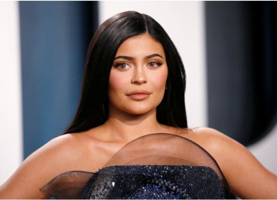 kylie jenner is not a billionaire forbes magazine now says kylie jenner is not a billionaire forbes magazine now says