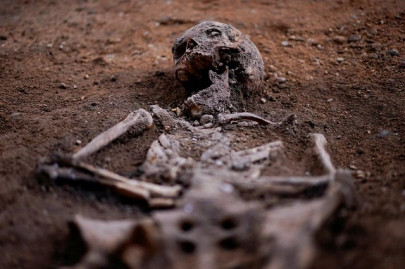 spanish dig unearths human remains in hunt for irish rebel lord spanish dig unearths human remains in hunt for irish rebel lord