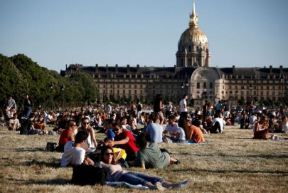 at last we re free parisians head for the park as lockdown eases at last we re free parisians head for the park as lockdown eases