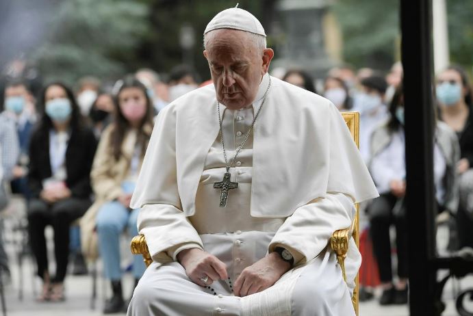 pope francis leads holy rosary prayer in vatican gardens at the vatican photo reuters