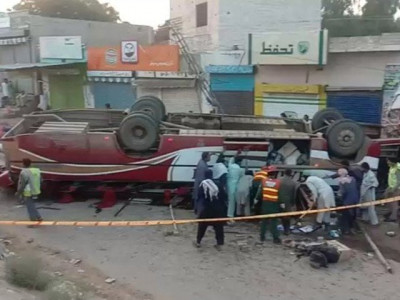 six killed 30 injured as bus overturns in khanewal six killed 30 injured as bus overturns in khanewal